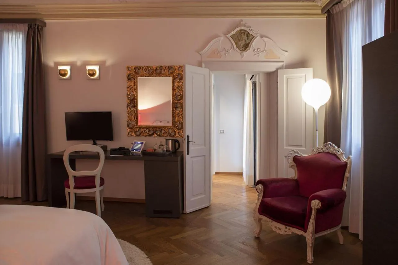 Corte Di Gabriela Venice 4*,  Italy