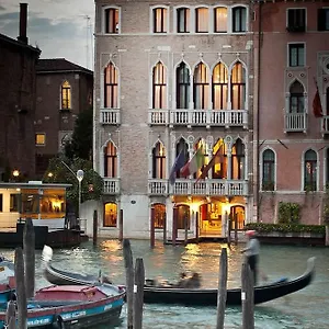 Pesaro Palace Benátky